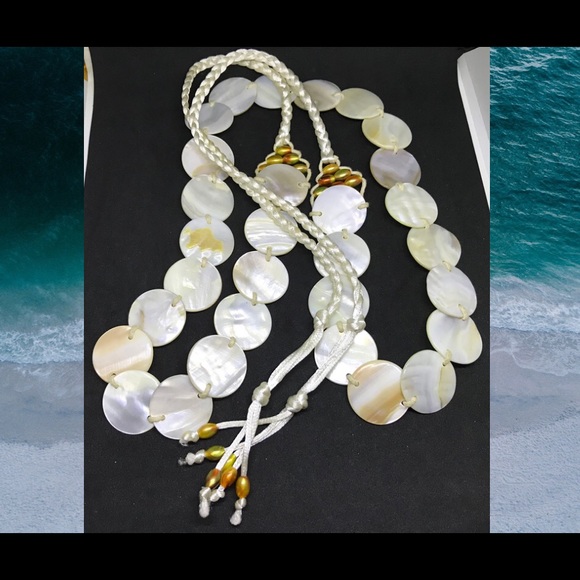 Vintage Pearls & shell Jewelry lot 4+ pounds - Picture 2 of 8